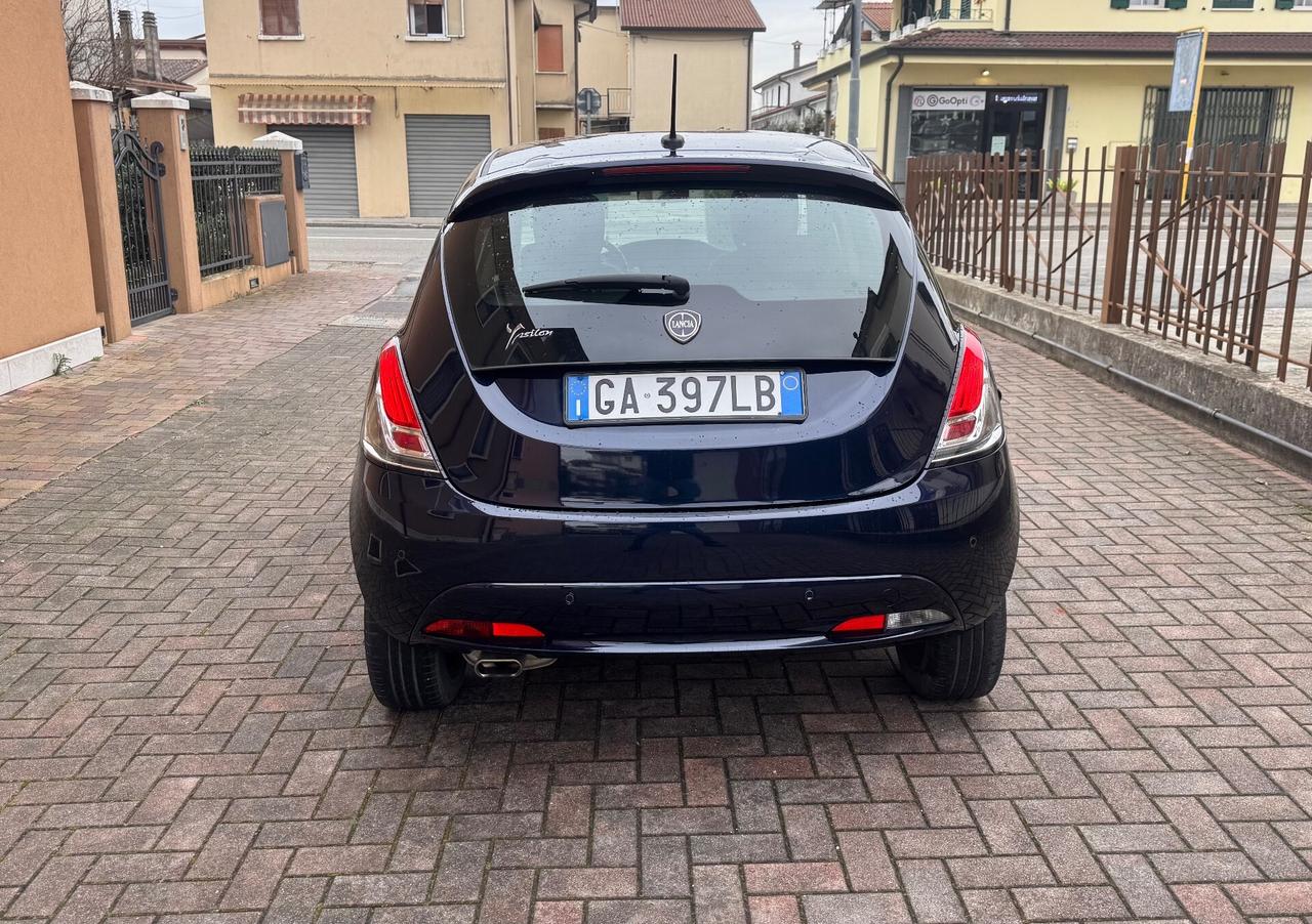 Lancia Ypsilon 1.2 69 CV 5 porte GPL Ok Neopatentati