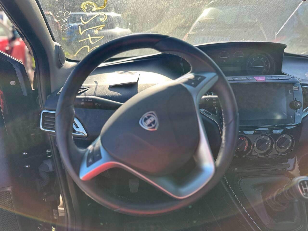 LANCIA Ypsilon III 2021 - Ypsilon 1.0 firefly hybrid Gold s&s 70cv