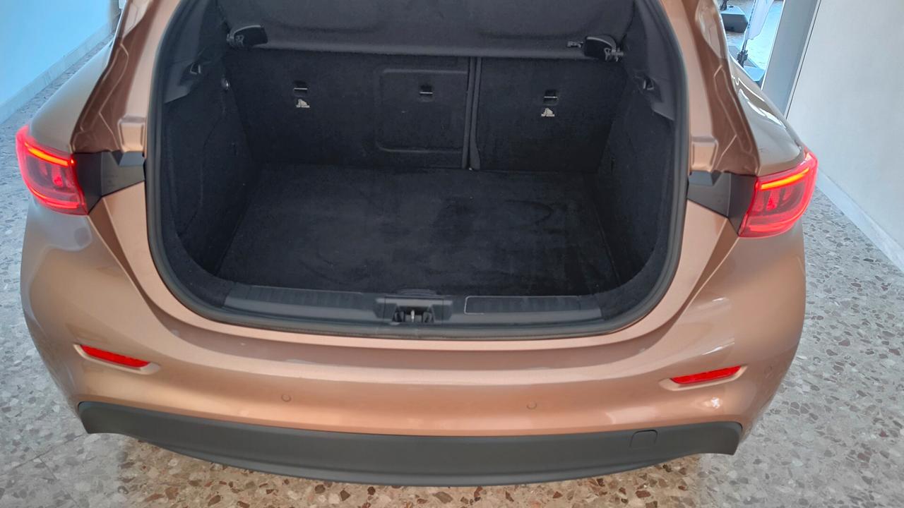 Infiniti Q30 1.5 diesel Business Executive