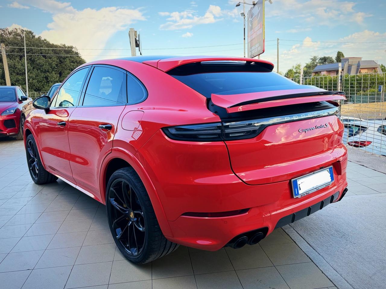 Porsche Cayenne Coupé 4.0 V8 Turbo S E-Hybrid 680 Cavalli
