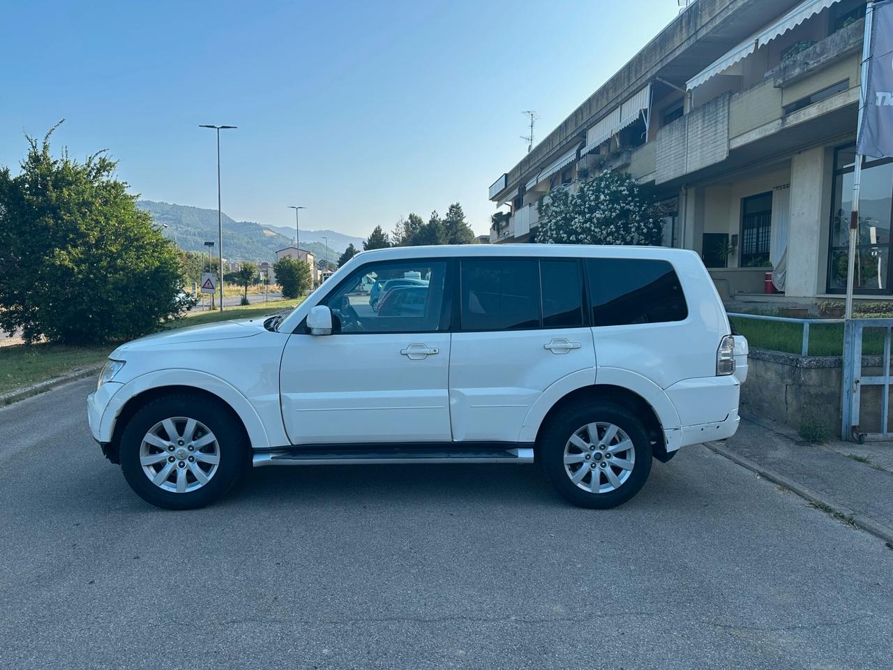 Mitsubishi Pajero 3.2 DI-D 16V aut. 5p. Instyle DPF
