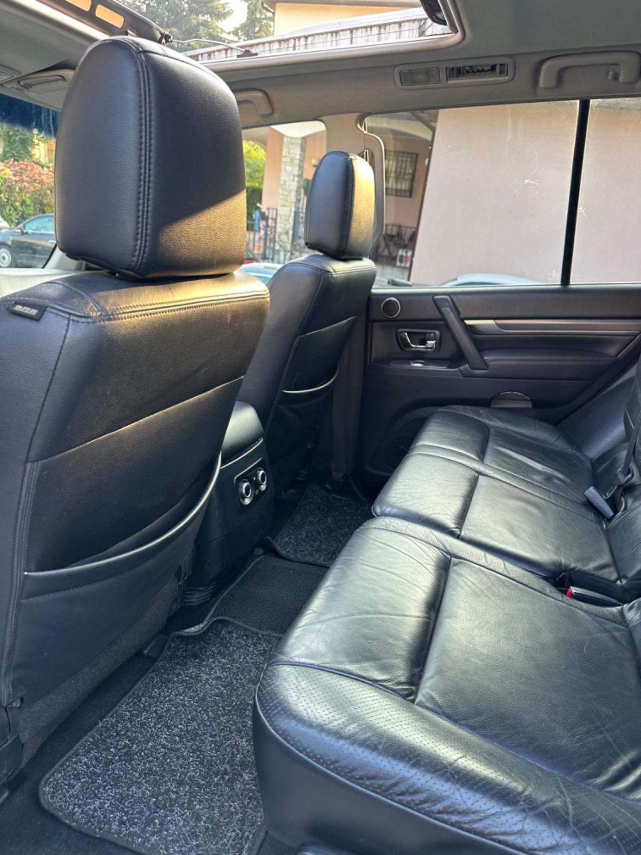 Mitsubishi PAJERO 3.2 DI-D 7POSTI TETTO 16V 5P INSTYLE