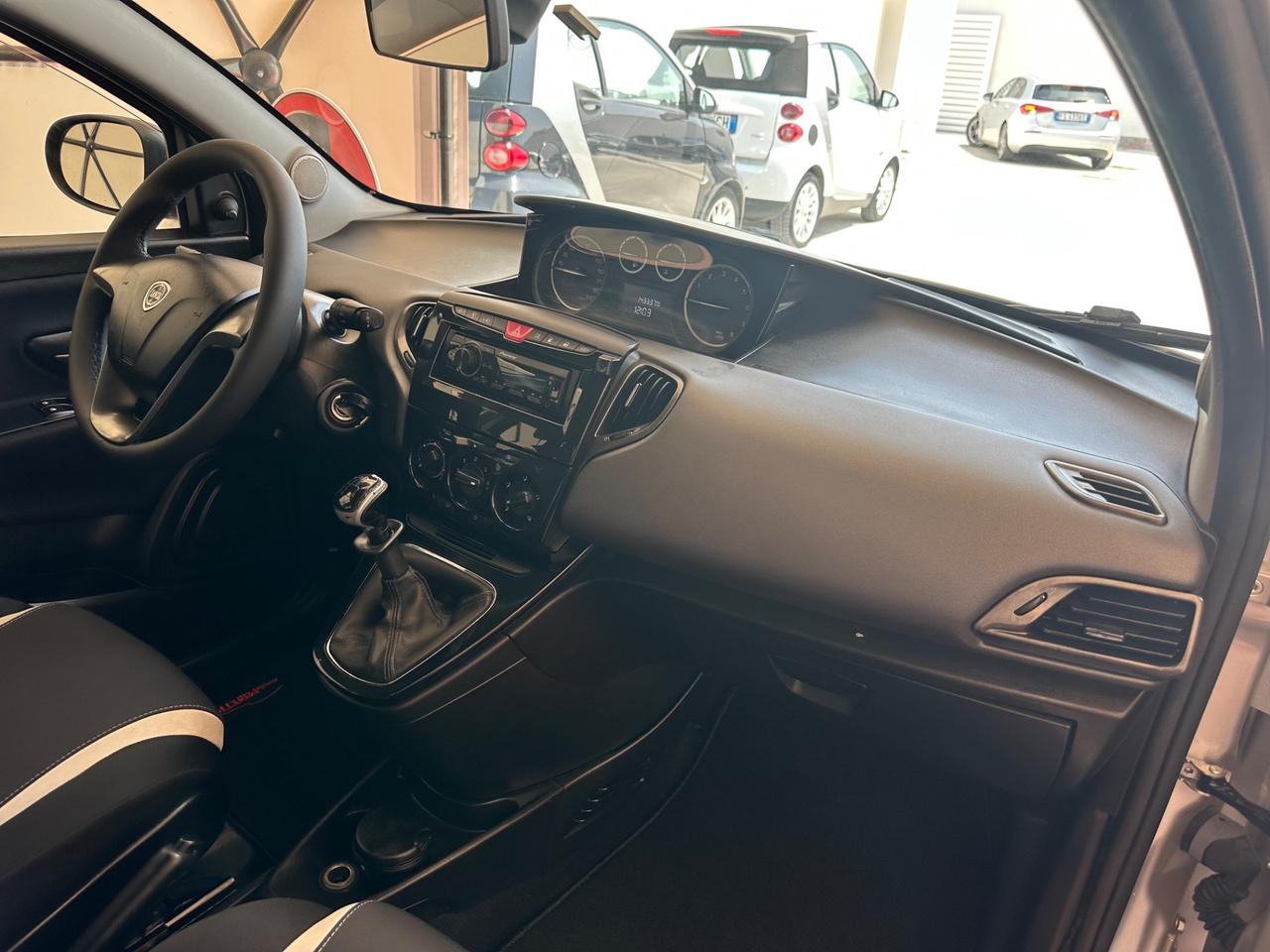 Lancia Ypsilon 1.2 69 CV 5 porte GPL Ecochic Gold