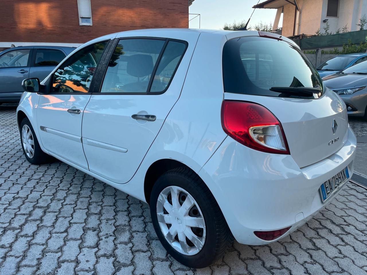Renault Clio 1.2 16V 5 porte Luxe