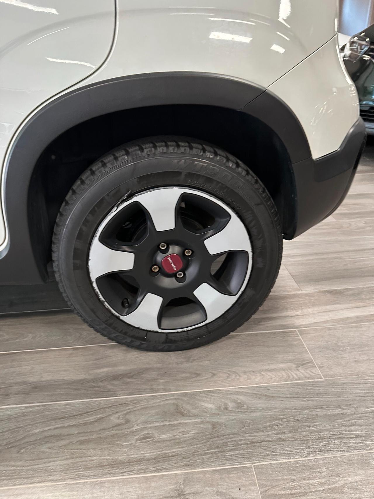 Panda CROSS 1.2 Connected Wind