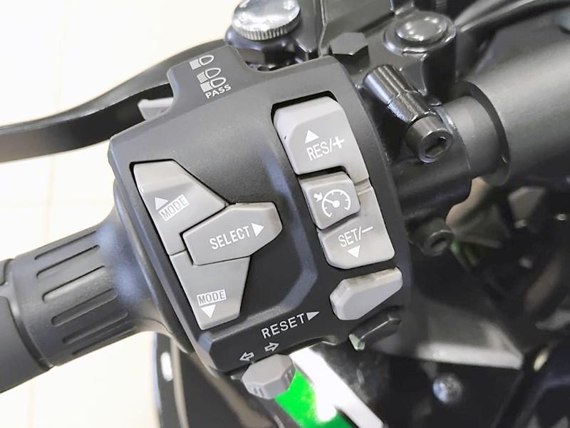 Kawasaki Ninja 1000 SX