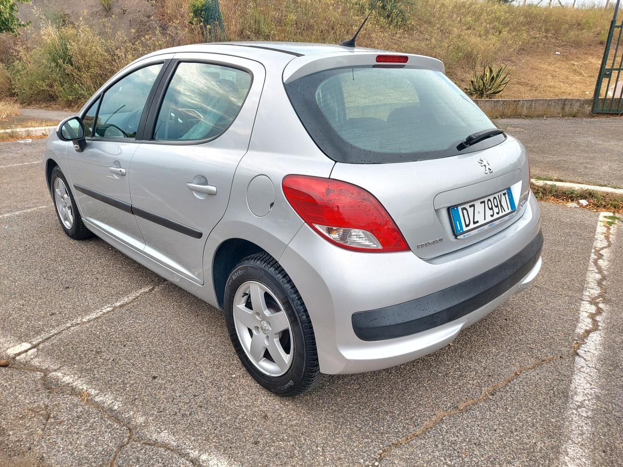 Peugeot 207 1.4 8V 75cv GPL Rinnovato
