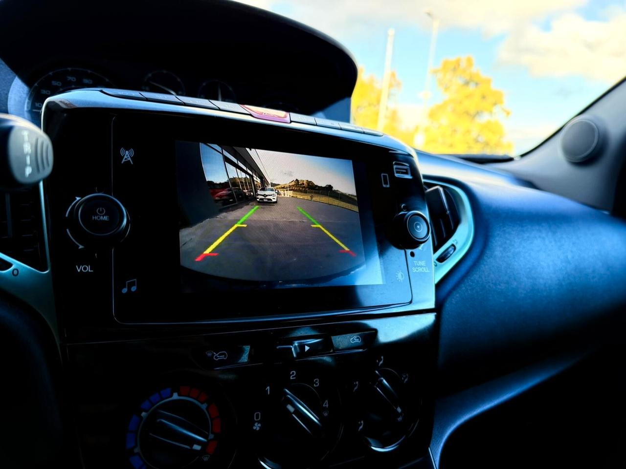 Lancia Ypsilon 1.0 FireFly 5 porte S&S Hybrid Gold Plus