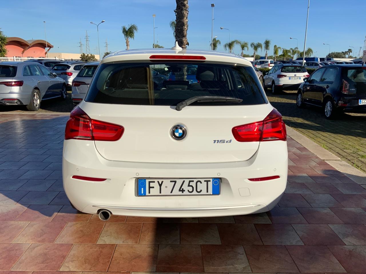 Bmw 116 116d 5p. Urban