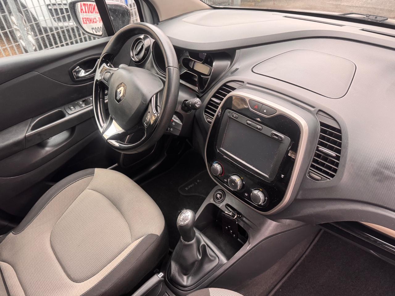Renault Captur dCi 90 CV neopaten garanzia 12 mesi