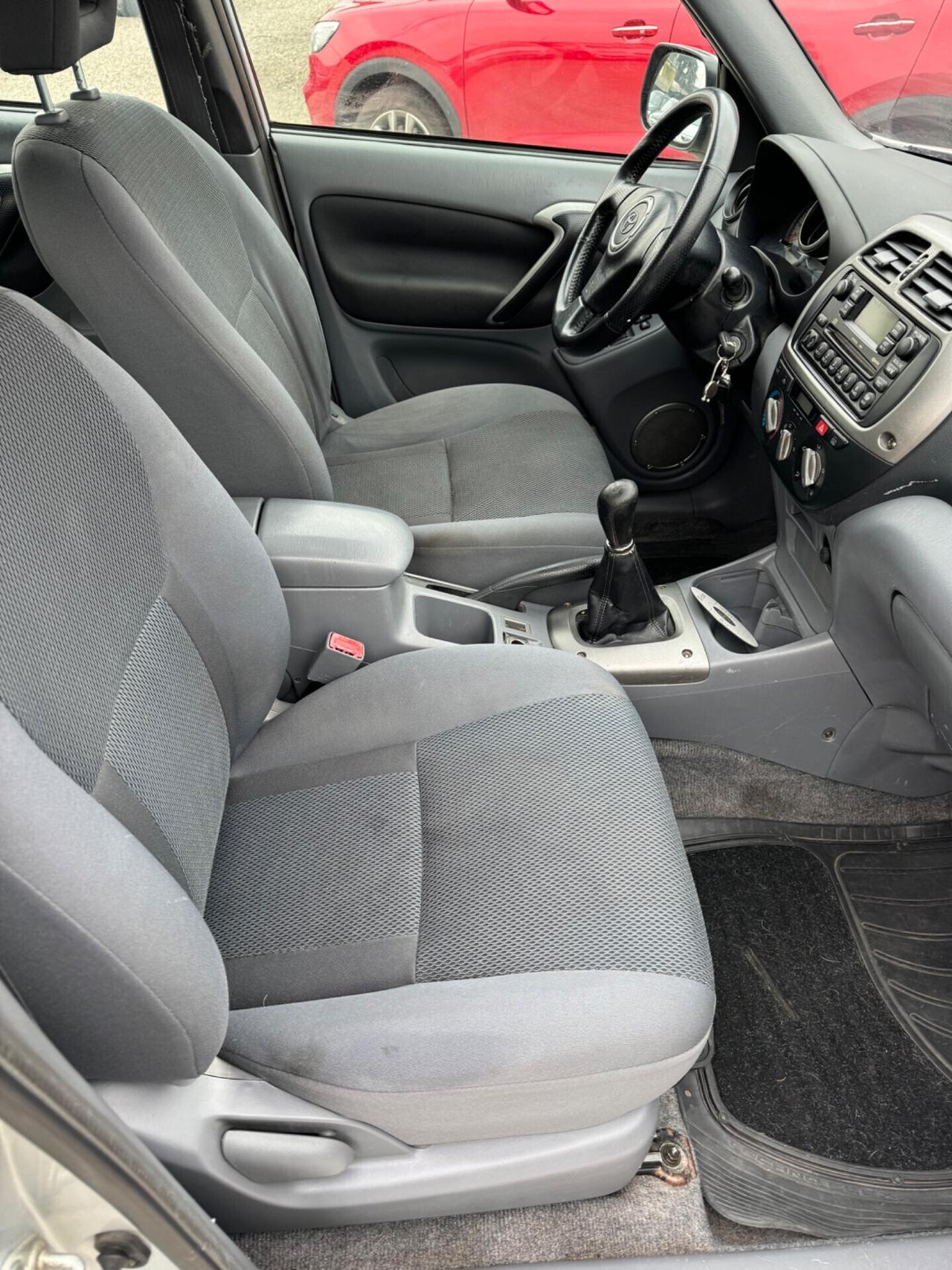 Toyota RAV 4 RAV4 2.0 Tdi D-4D cat 5 porte con gancio traino