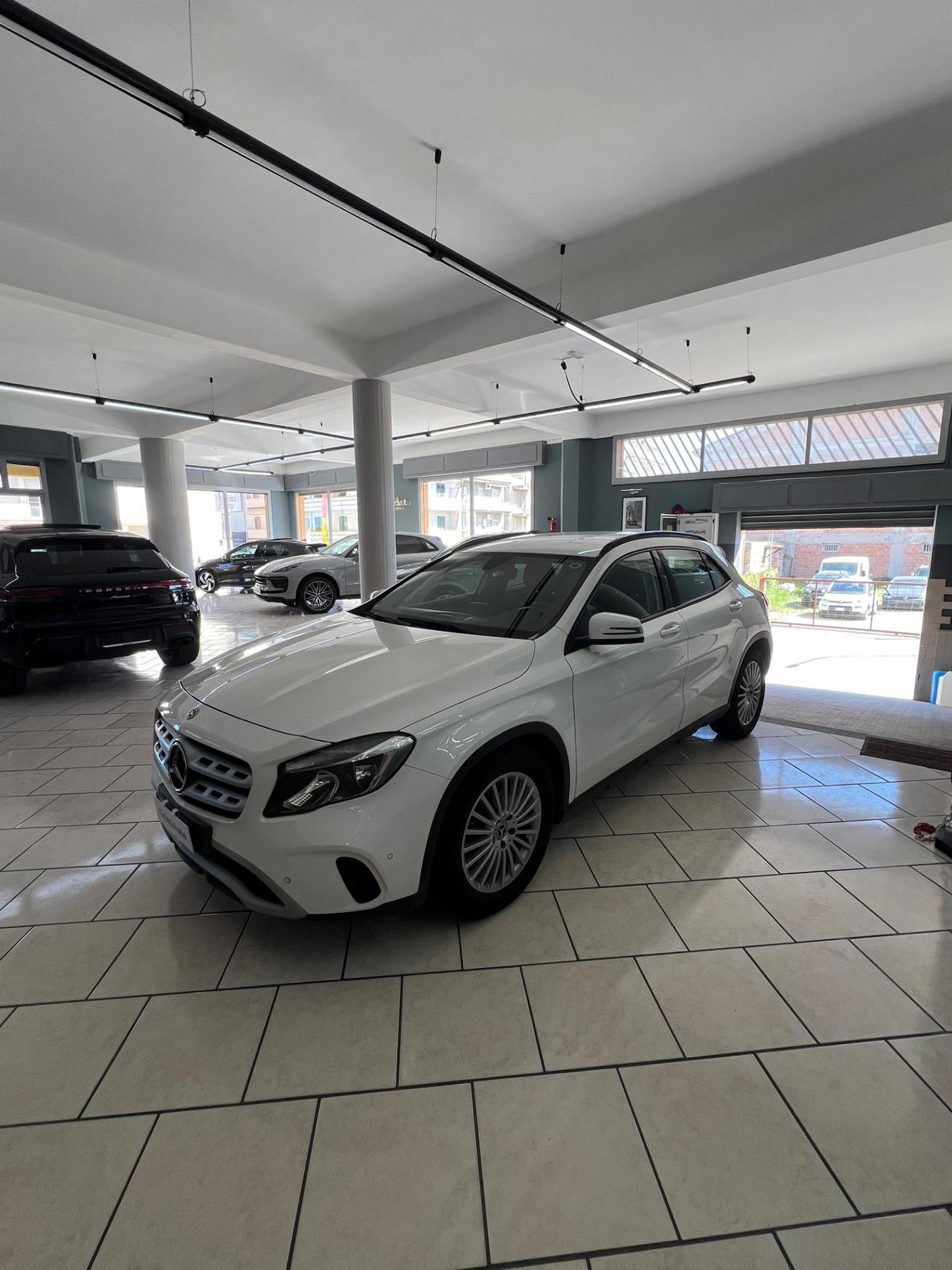 Mercedes-benz GLA 200 d Automatic Business