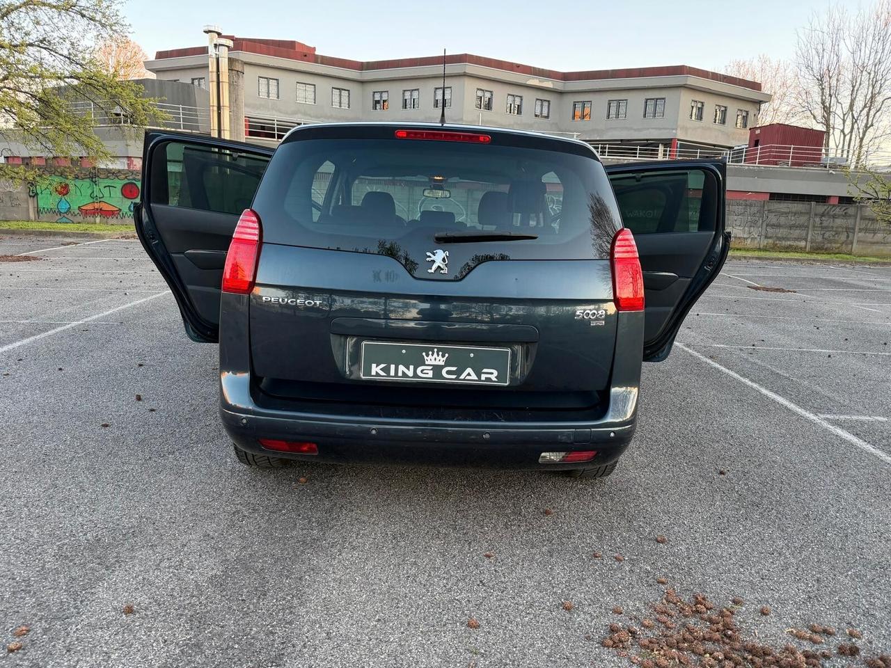 Peugeot 5008 1.6 e-HDi 112CV Stop&Start cambio robotizzato Active