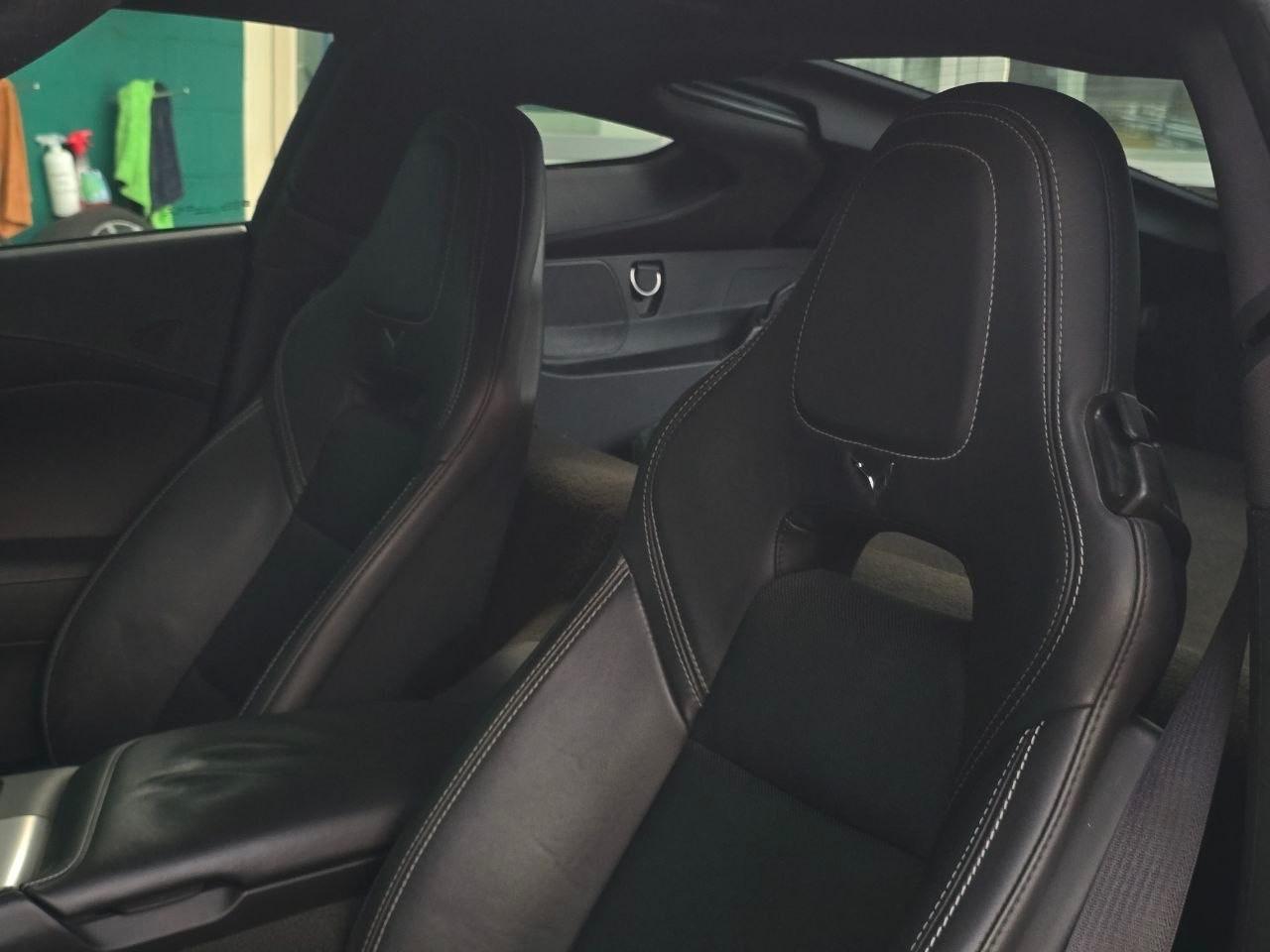 Chevrolet Corvette Stingray 6.2 V8 Z51 2LT