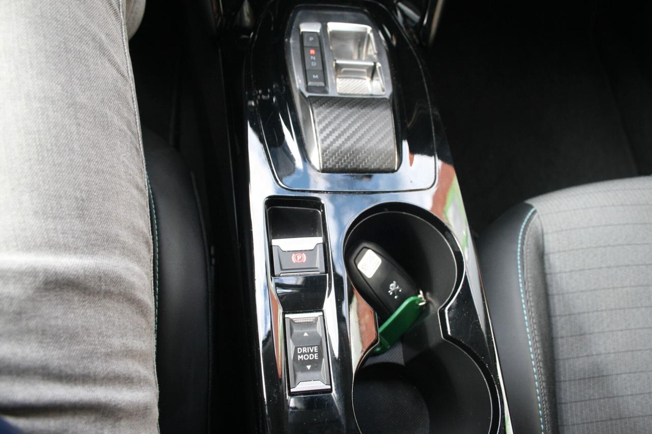 Peugeot 2008 BlueHDi 130 S&S EAT8 Allure Pack