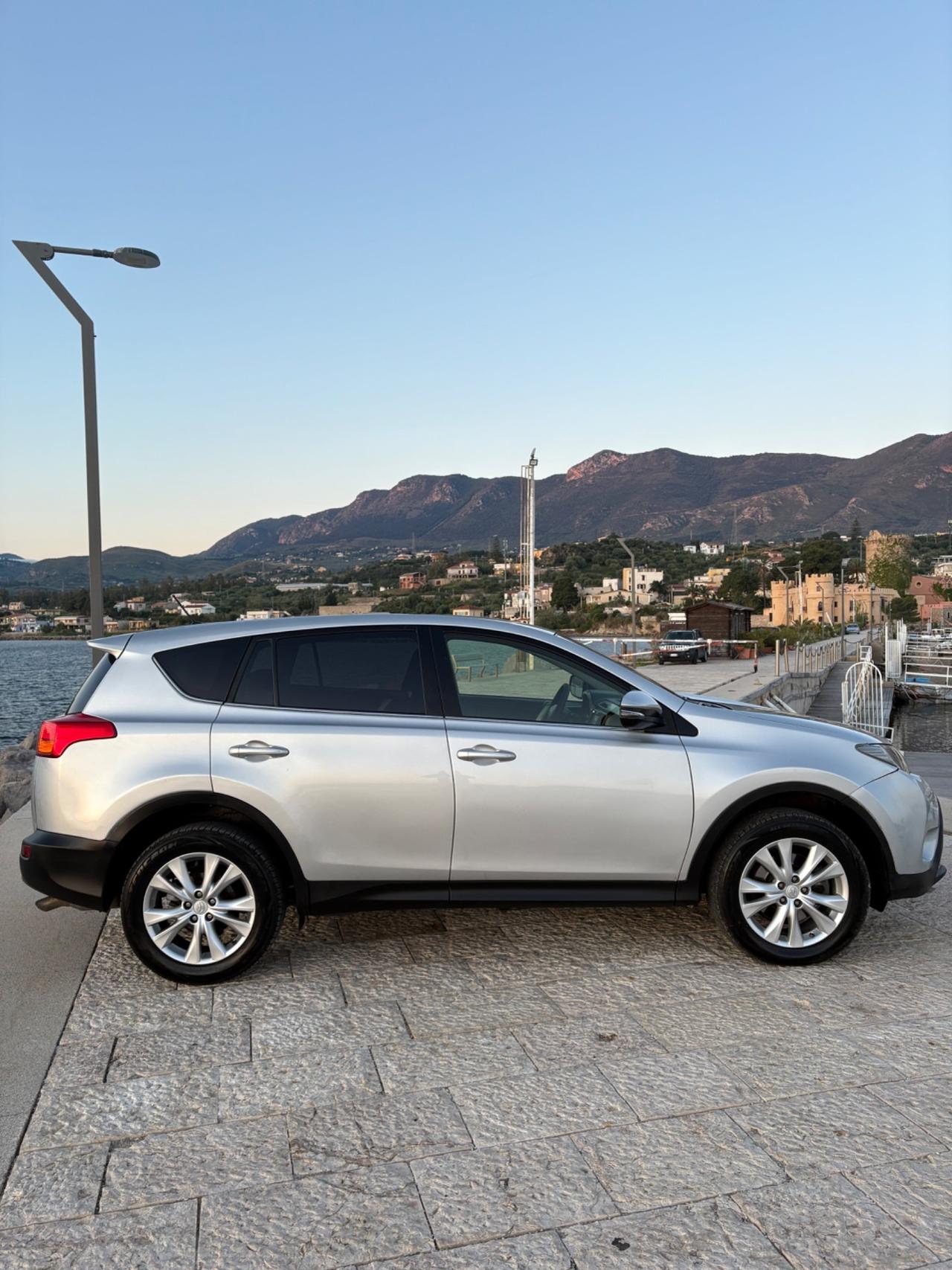 Toyota RAV 4 RAV4 2.2 D-4D 4WD Lounge
