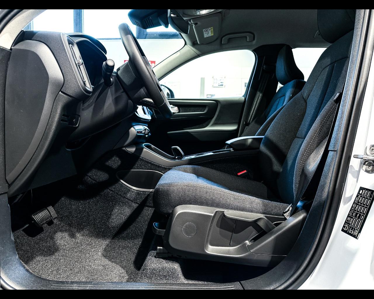 VOLVO XC40 Essential B3 AUT