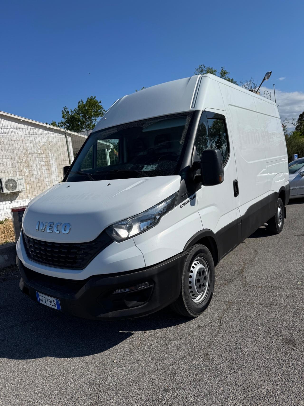 Iveco Daily 33S12 2.3 HPT PM Cabinato