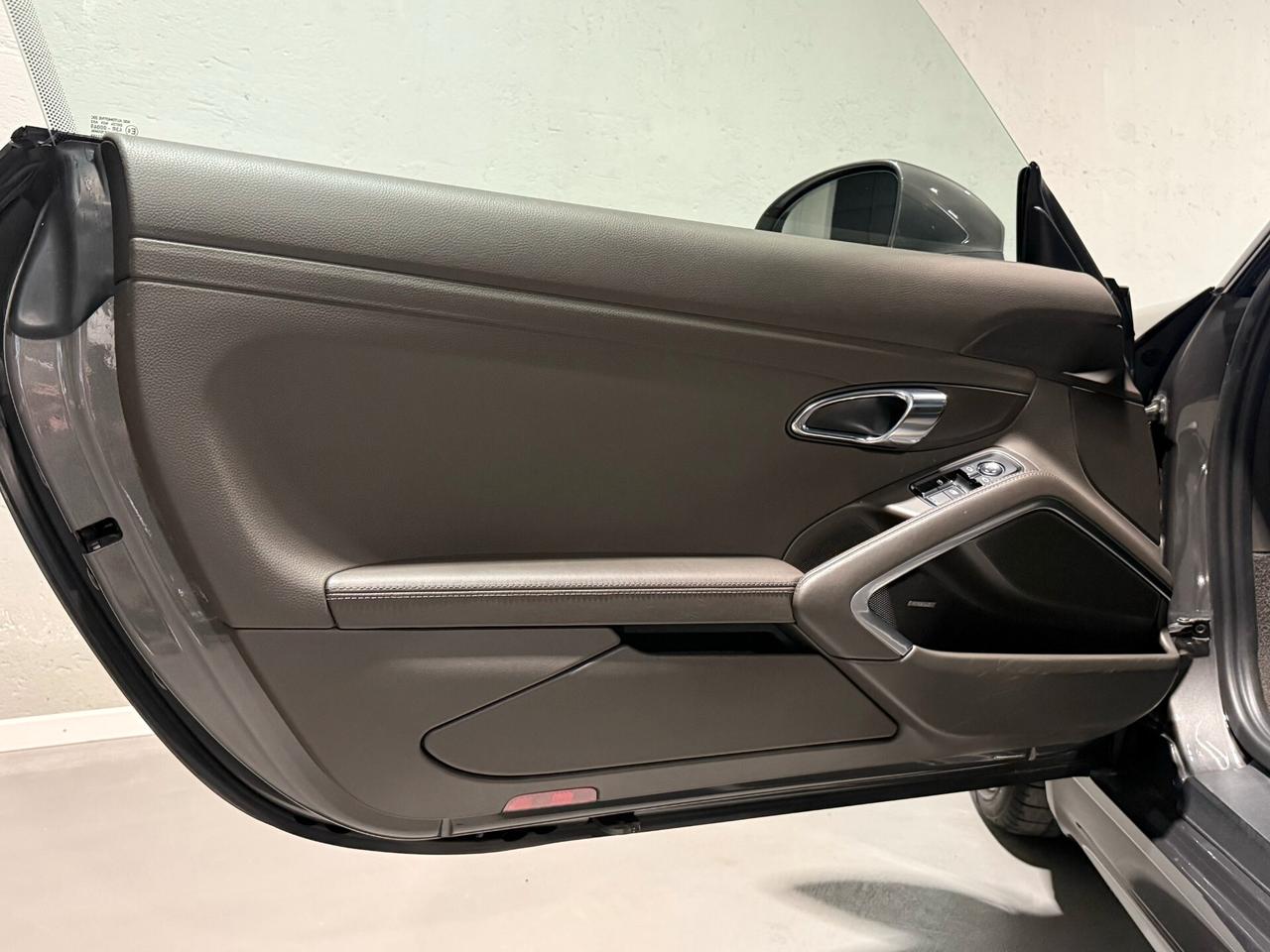 Porsche Cayman 718 PDK