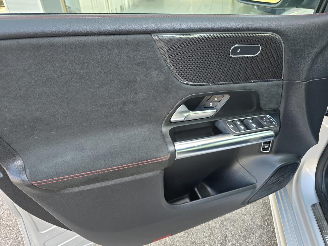 Mercedes B 180 d Aut. Premium Amg Line AMBIENTE LIGHT