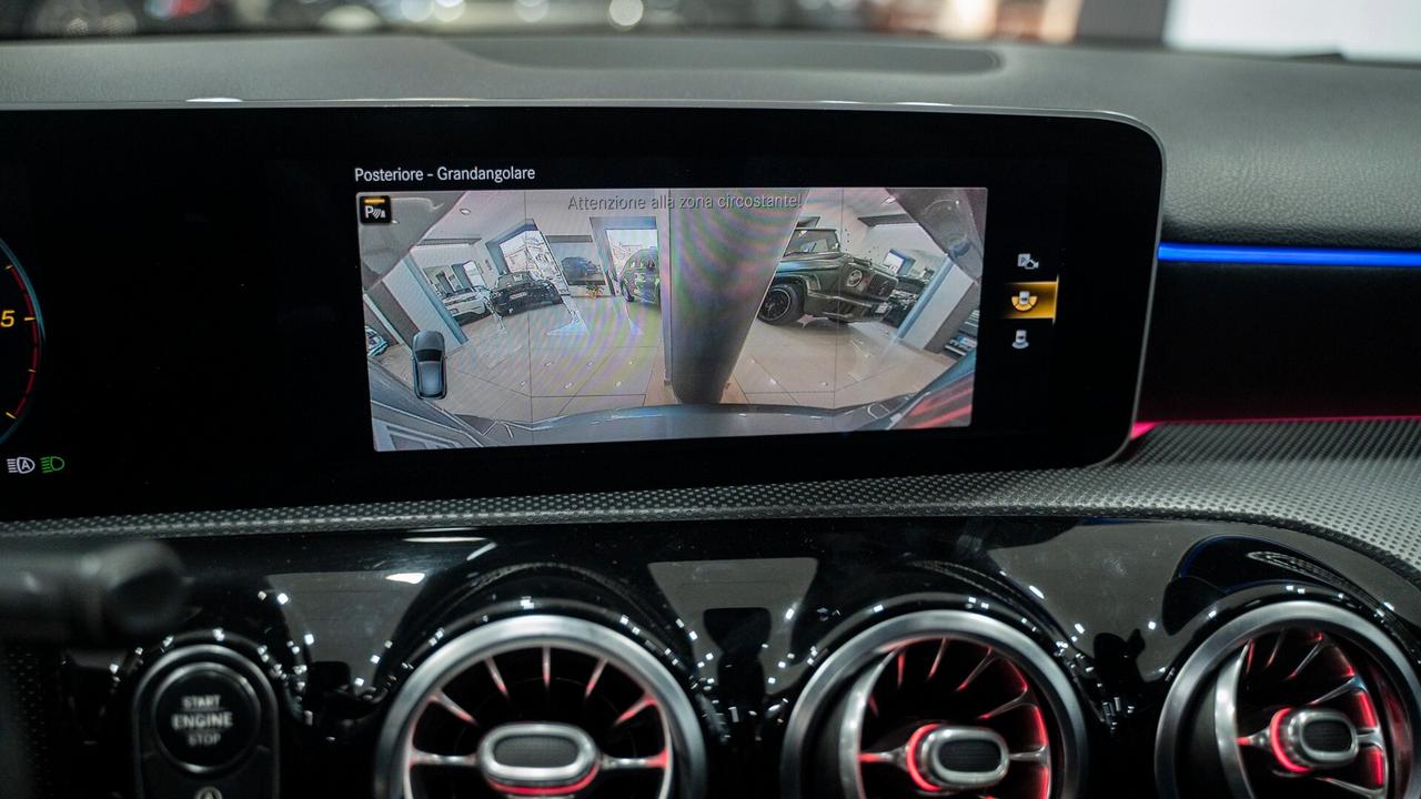 Mercedes-benz A 180 D PREMIUM PLUS AMG TETTO PACK LUCI MULTIBEAM FULL OPTIONAL