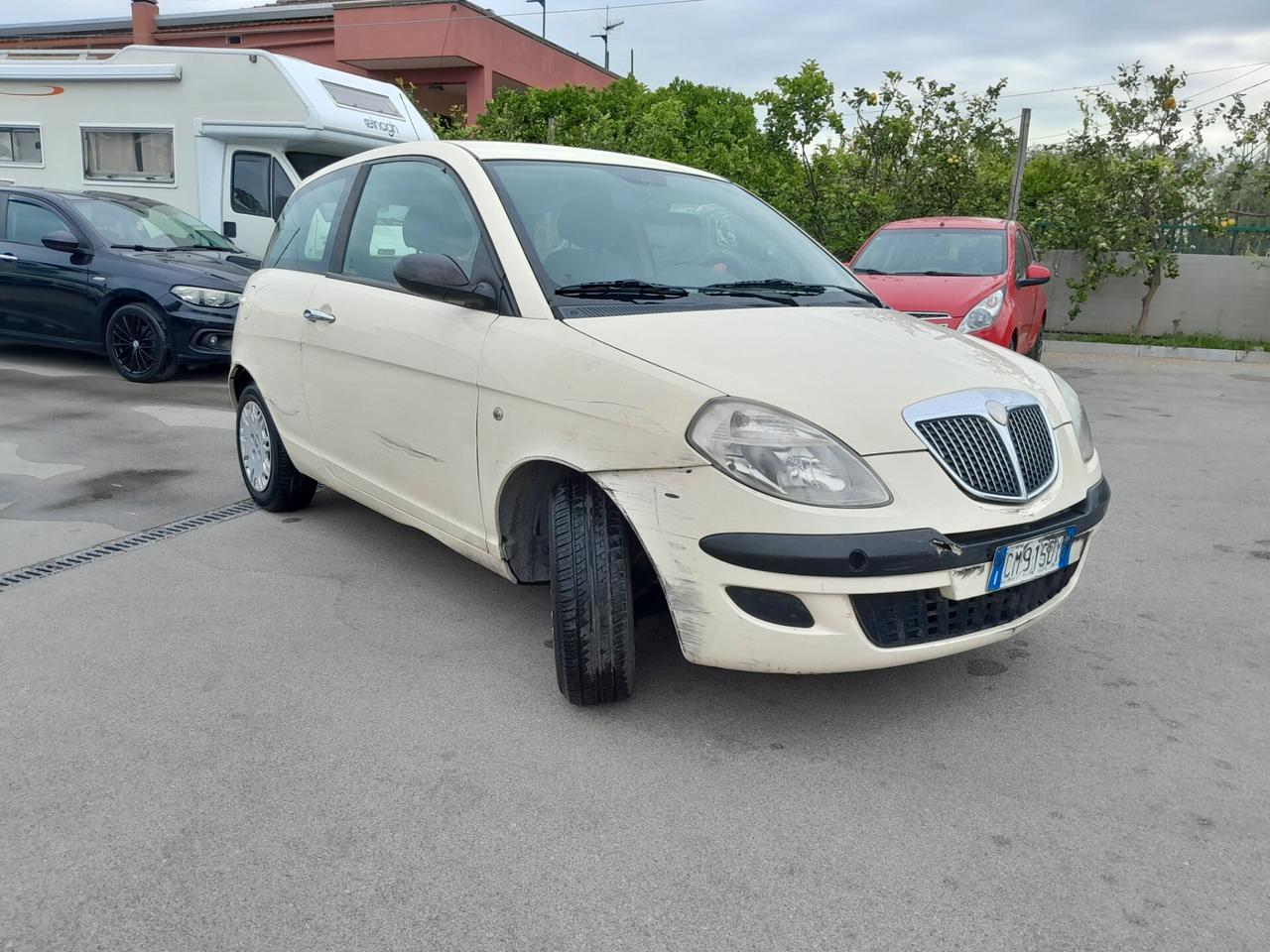 Lancia Ypsilon 1.2 16V Argento