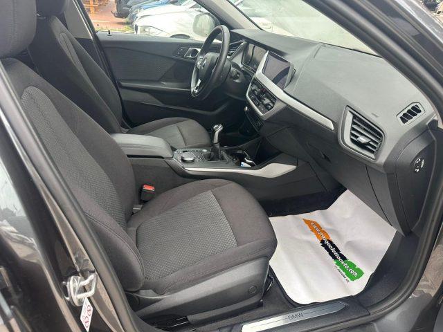 BMW 118 i 5p. Business Advantage
