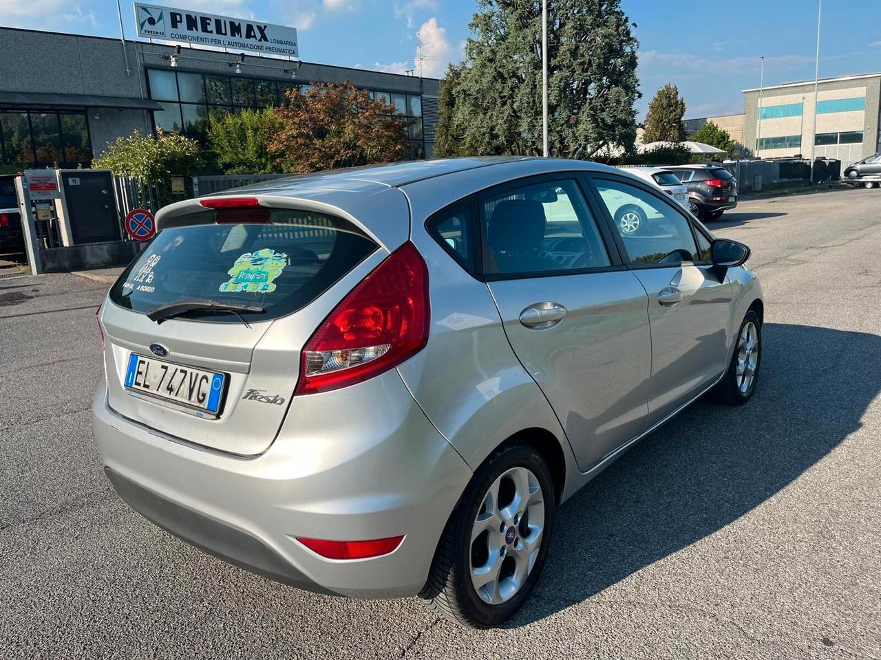 Ford Fiesta Ikon 1.4 TDCi 70CV 5 porte