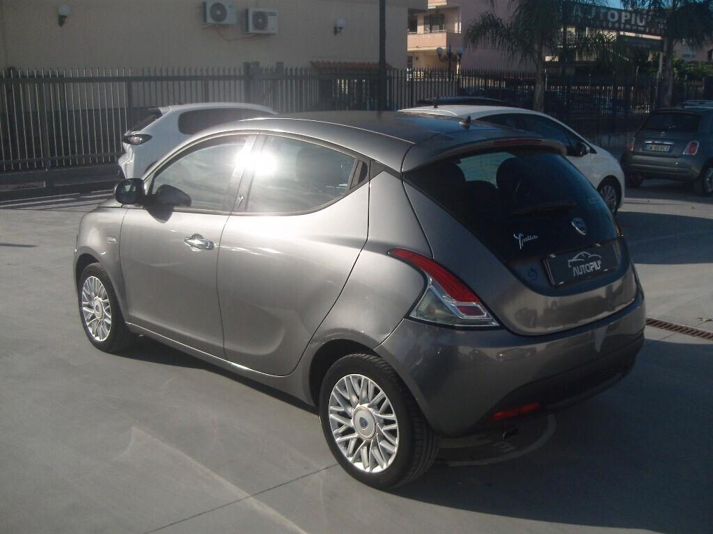 Lancia Ypsilon 1.2 69 CV 5 porte S&S Gold - 2014