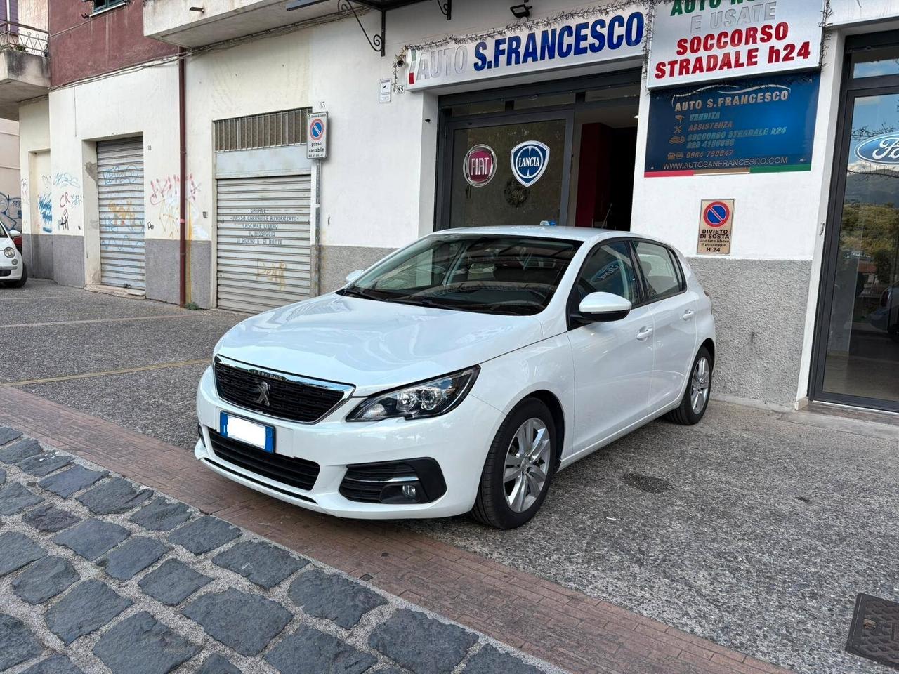 Peugeot 308 1.5 Business 100cv - 2019