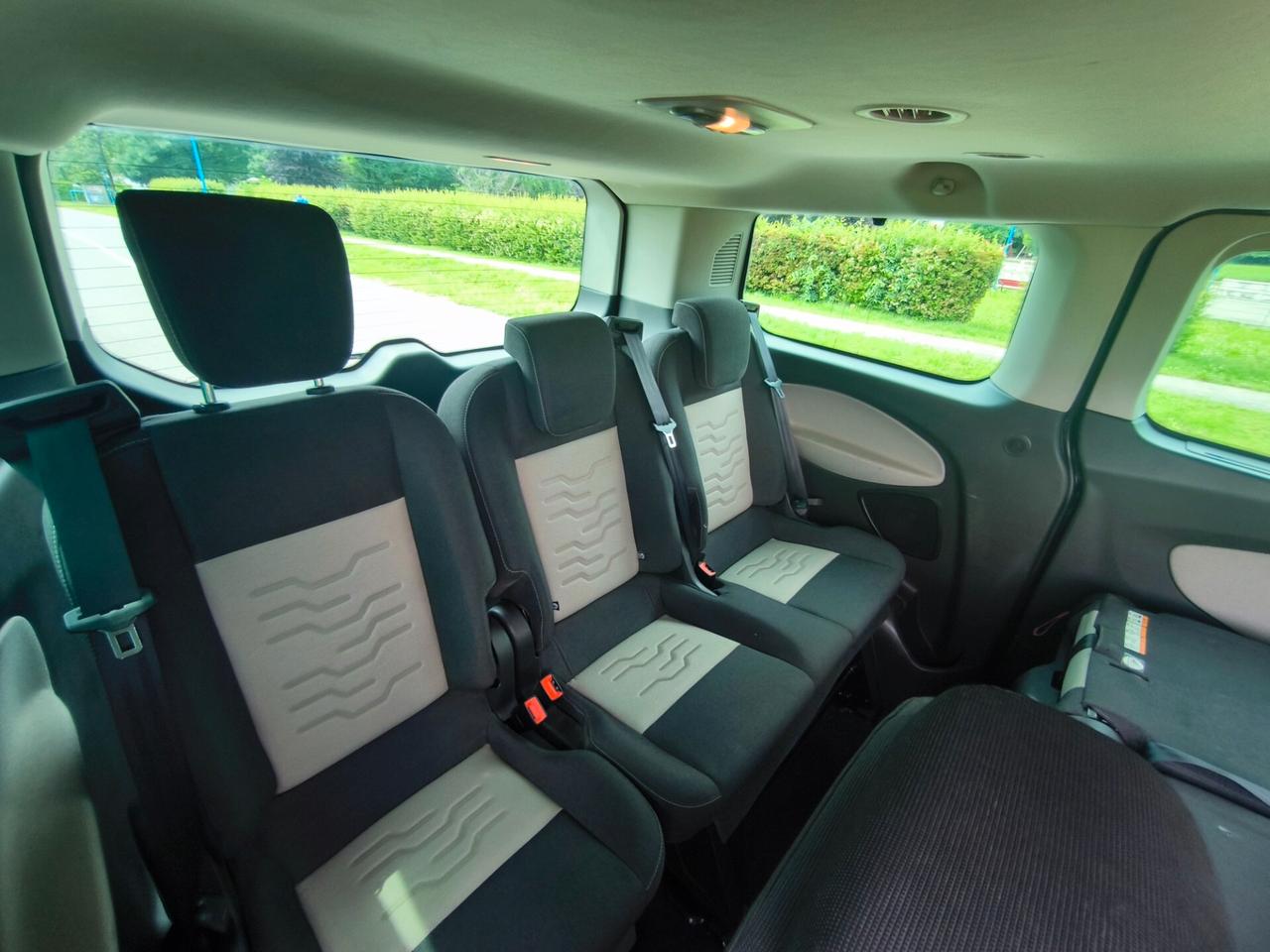 FORD TOURNEO CUSTOM 2,2 TDCI 155CV- TITANIUM- 8 POSTI