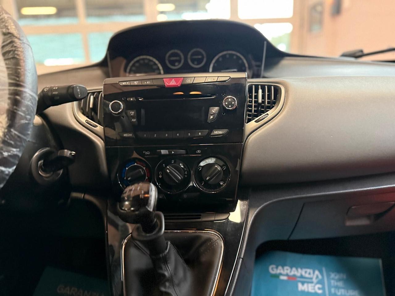 Lancia Ypsilon 1.2 69 CV 5 porte Gold
