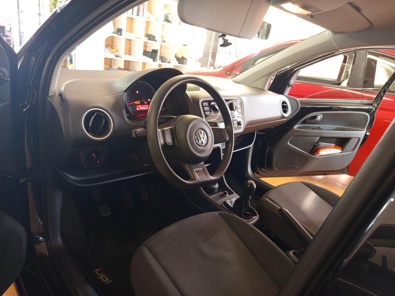 Volkswagen up! 1.0 5p. move ok neopatentati