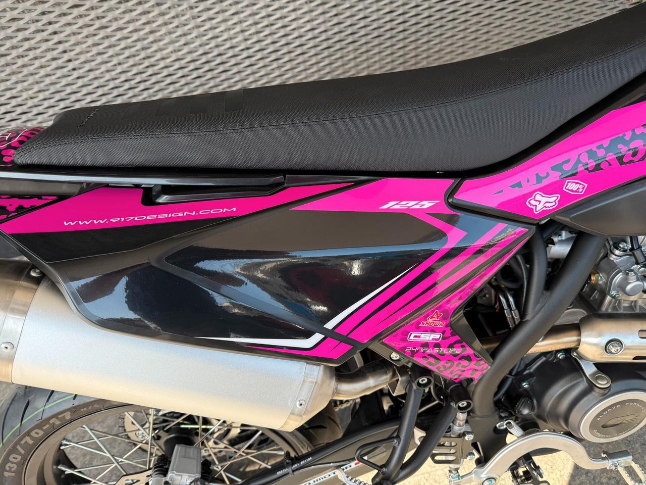 Qj Motor 125 MOTARD PER RAGAZZA