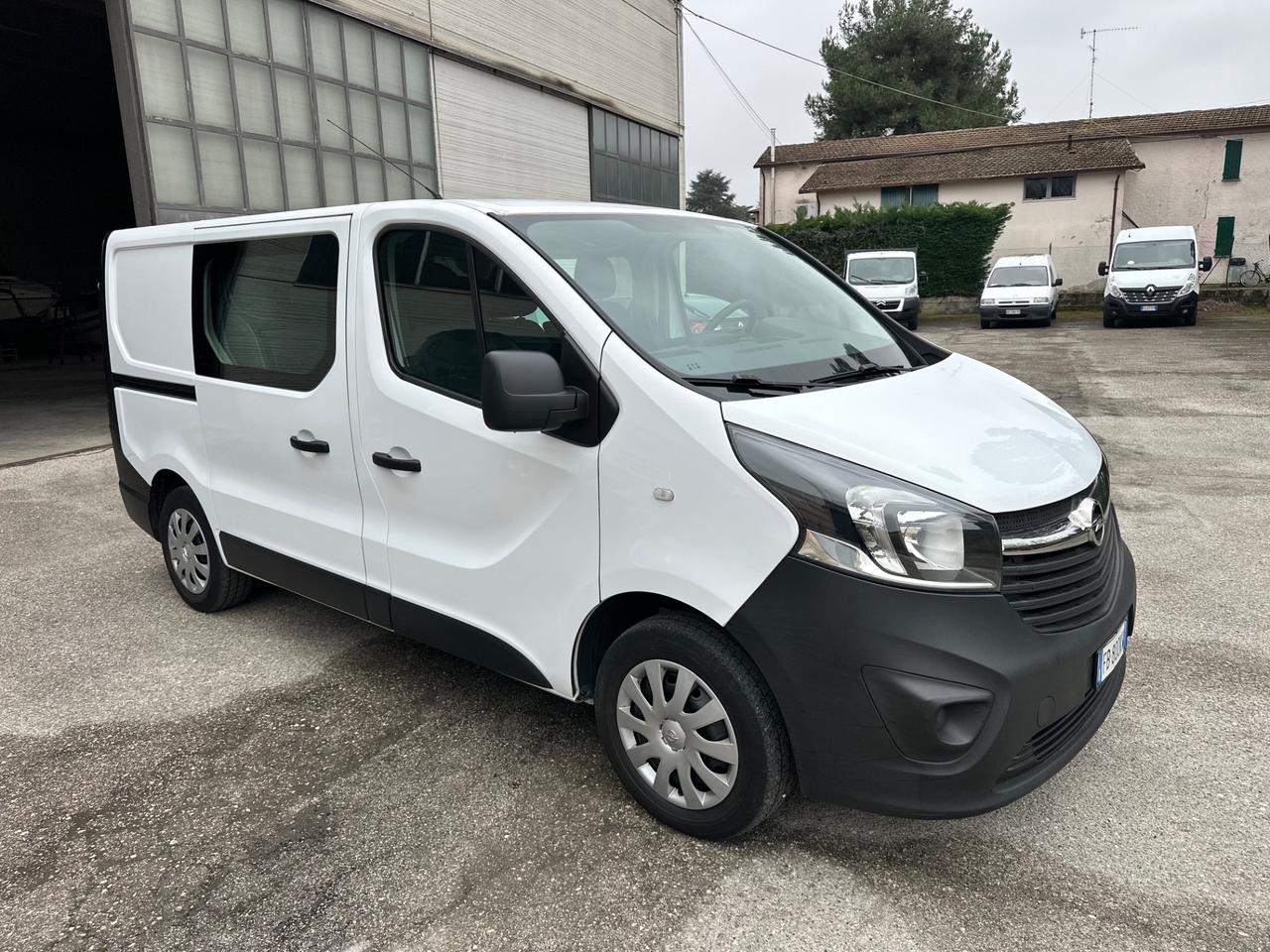 Renault Trafic 6 posti Autocarto Poss Finanziamento