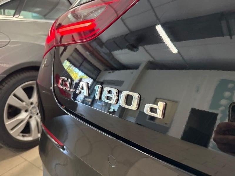 Mercedes-Benz CLA Shooting Brake 180 d Advanced auto