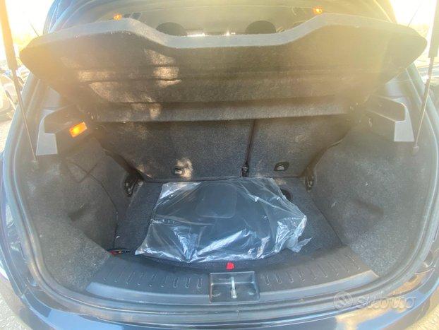 LANCIA YPSILON 1.3MJT 95CV 5 PORTE S&S SILVER.