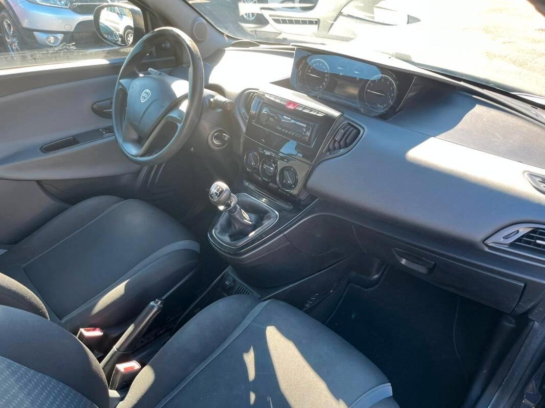 Lancia Ypsilon 1.2 Silver 69cv