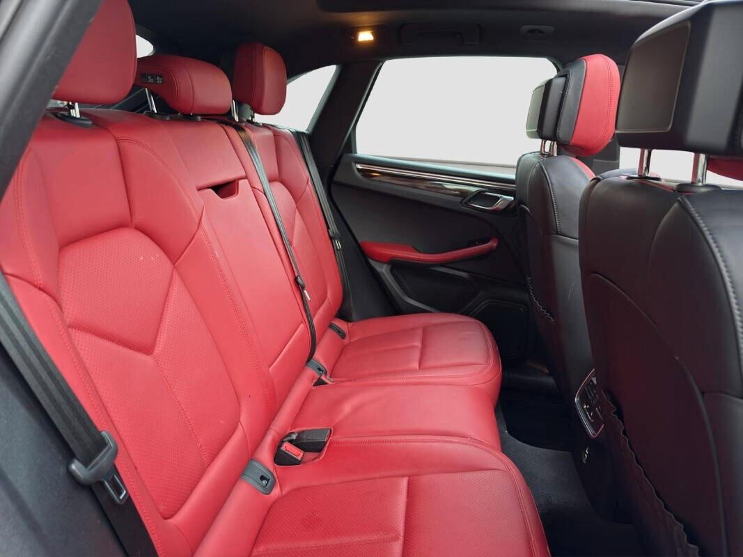 Porsche Macan 2.0 benzina 245 CV tetto 2021