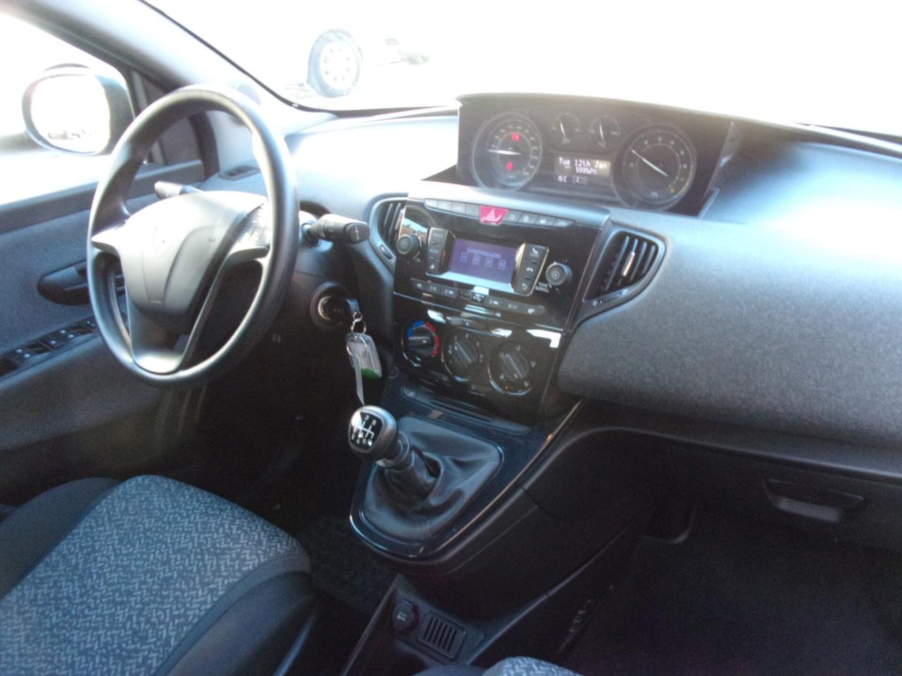 Lancia Ypsilon 1.0 FireFly 5 porte S&S Hybrid Gold