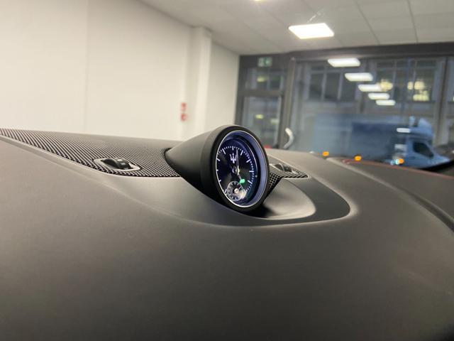 MASERATI Levante V6 350 CV AWD Modena PACCHETTO NERISSIMO / TETTO