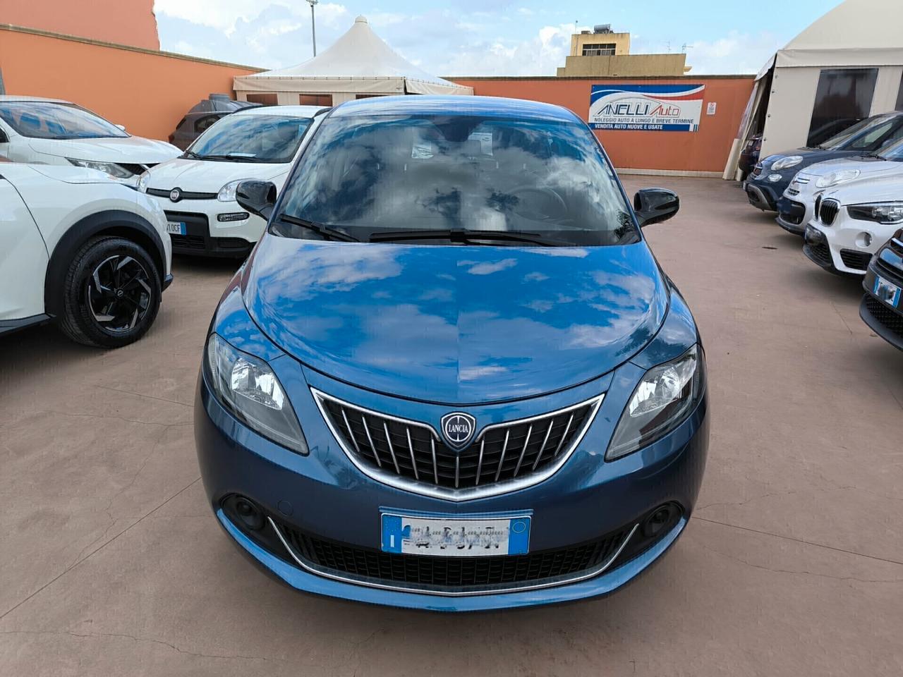 Lancia Ypsilon 1.0 FireFly 5 porte S&S Hybrid Ecochic Silver