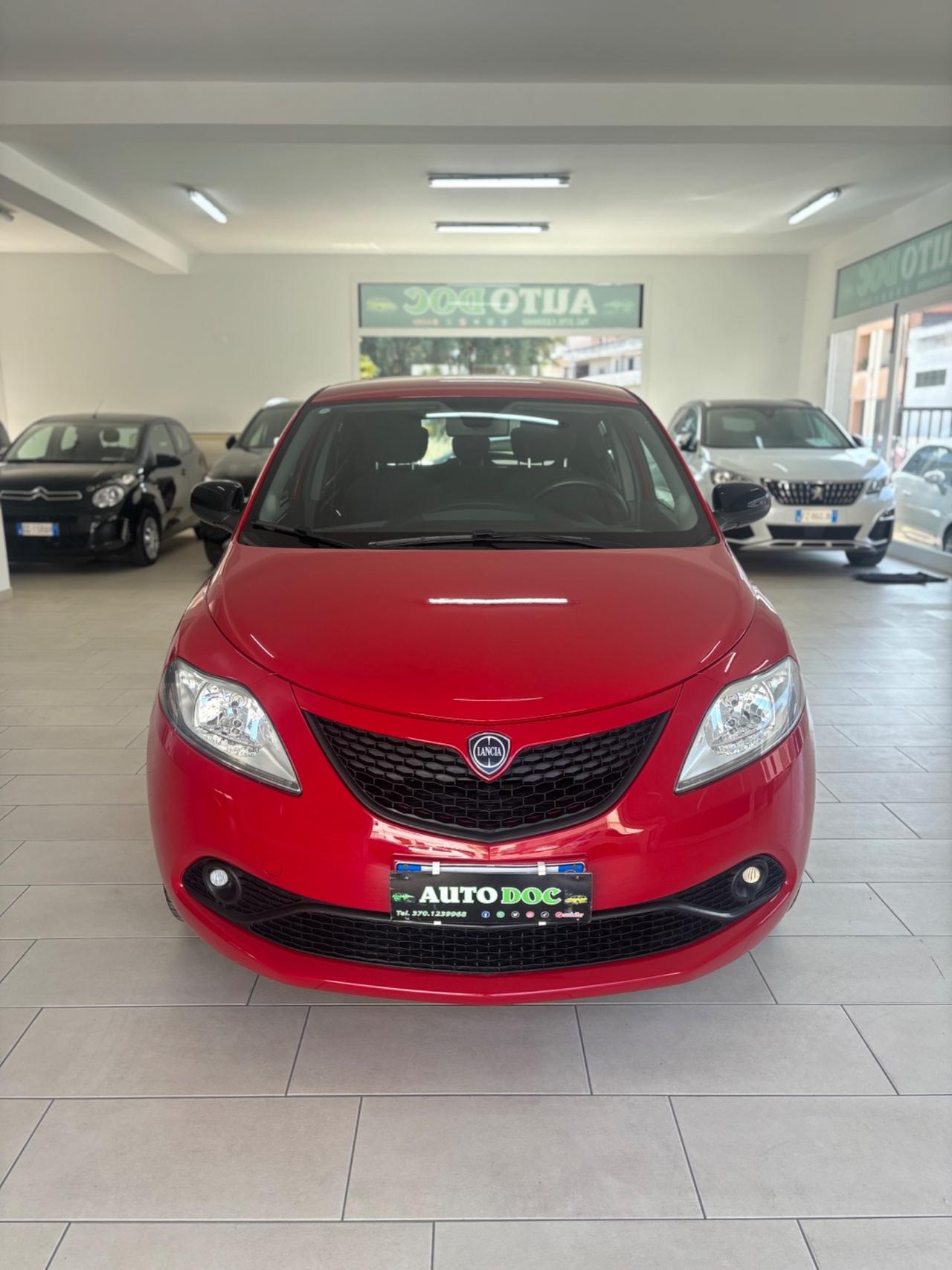 Lancia Ypsilon 1.0 FireFly 5 porte S&S Hybrid Ecochic Silver