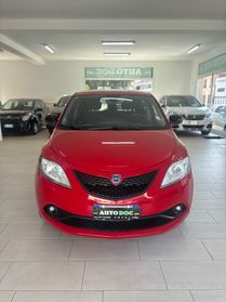Lancia Ypsilon 1.0 FireFly 5 porte S&S Hybrid Ecochic Silver