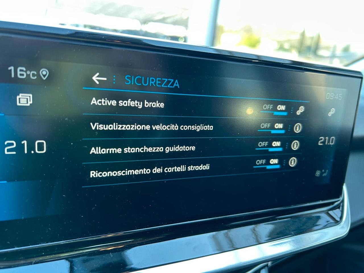 Peugeot 208 ALLURE PACK PureTech 100 5 p. SPOTICAR