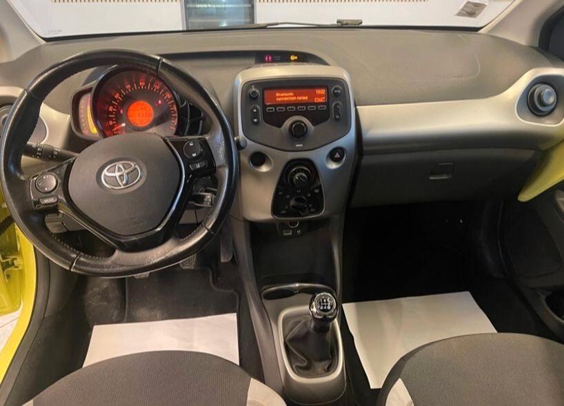 Toyota Aygo 1.0 VVT-i 69 CV 5 porte x-black TSS