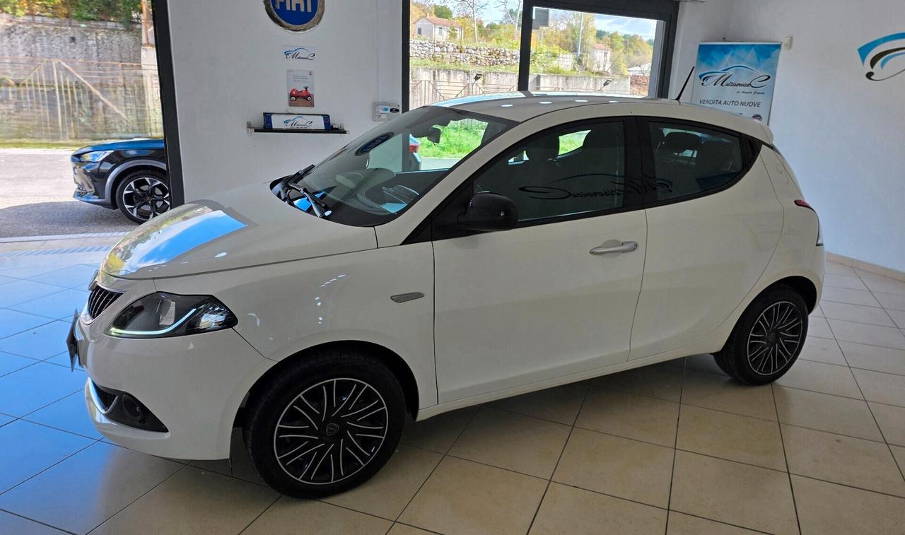 Lancia Ypsilon 1.0 FireFly 5 porte S&S Hybrid Gold
