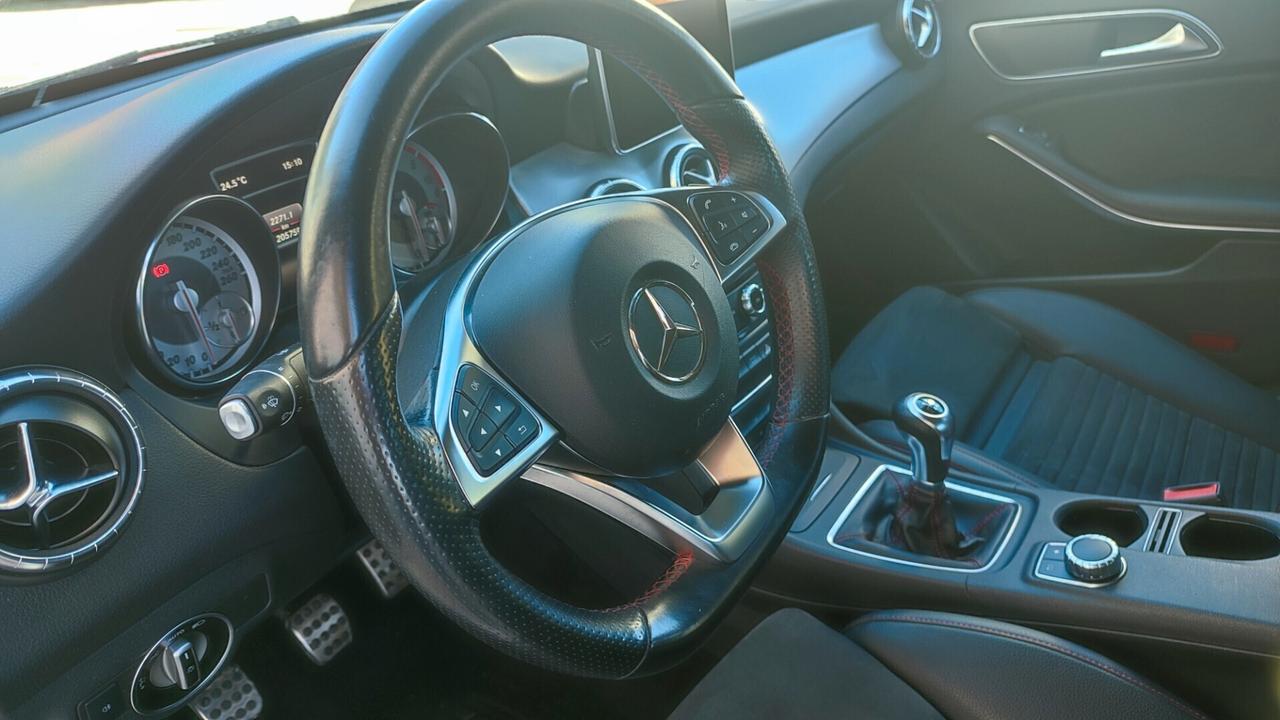 MERCEDES CLA 200 PREMIUM