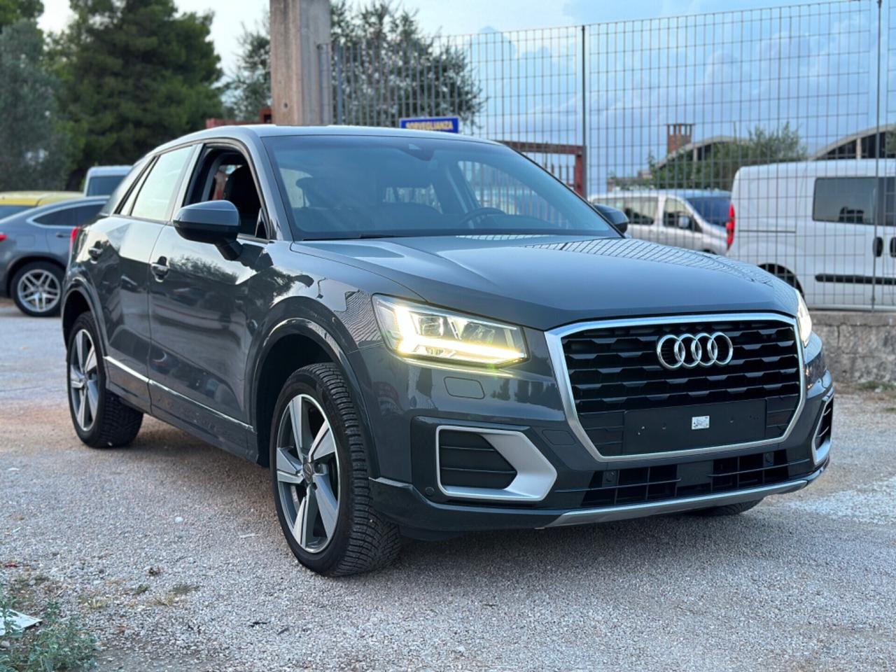 Audi Q2 S tronic Sport-2019 VIRTUAL/18/AMBIENT LIGHT