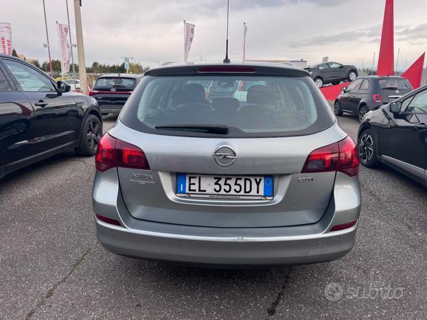 Opel Astra 1.7 CDTI 110CV Sports Tourer Cosmo Flee
